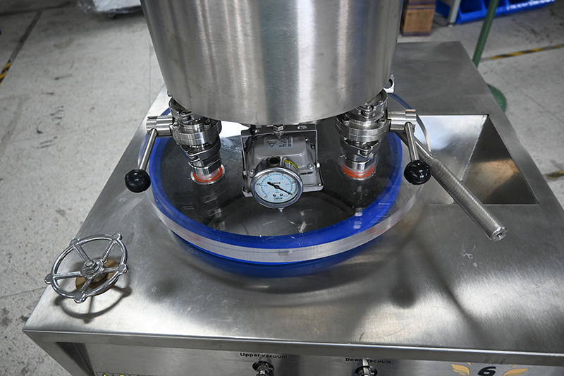 Powder Mixing Machine 6 Flasks